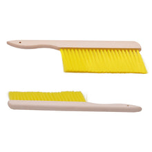 Load image into Gallery viewer, American Style Beehive Cleaning Brush Single Row Plastic Wool Bee Keeping Tool
