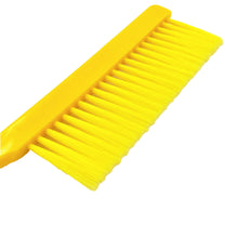 Load image into Gallery viewer, Single Row Bee Brush with Plastic Handle and Plastic Hair Is Soft and Does Not Hurt Bee Keeping Tools
