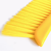 Load image into Gallery viewer, Beekeeping Tools New Single Row Plastic Handle Plastic Hair Bee Brush Bend Tip Tail Cleaning Beehive Tools
