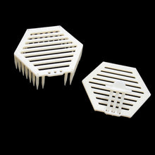 Load image into Gallery viewer, Bee Wholesale Double  Multifunctional Queen Cage Needle Queen Cage Does Not Harm The Queen Bee
